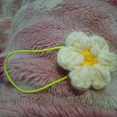 花モチーフのヘアアクセサリー