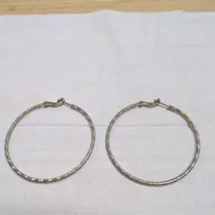 ツイストデザイン フープピアス 直径4.5cm