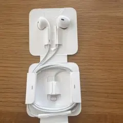 【純正品】Lightningコネクタ 有線イヤフォン ホワイト