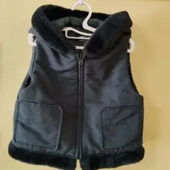 COMME CA ISM 黒 ファー付きダウンベスト 110A　女の子