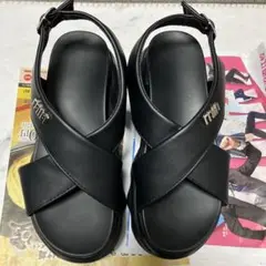 クロスストラップ ブラック 厚底サンダル