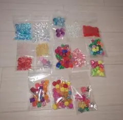 多彩なプラスチックビーズセット