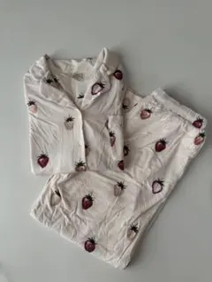 新品未使用 gelato pique いちご柄パジャマ