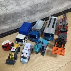 美品】【廃盤品】トミカタウン ピザーラ 交番 建設現場 つながる道路