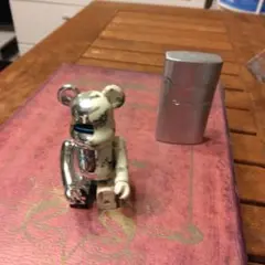 BE@RBRICK 100% ホワイト シルバー