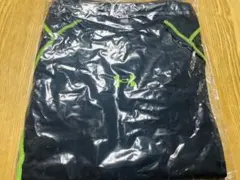 新品未使用UAヒートギアアーマー コンプレッション ロングスリーブ シャツ　長袖