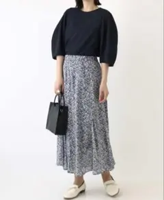 a.v.v❤︎ジャガード生地⭐︎凹凸生地ロングスカート⭐︎超美品！のサムネイル