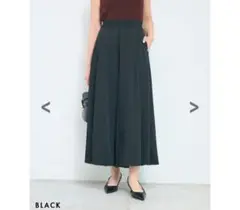 タックフレアワイドパンツ（ブラック）