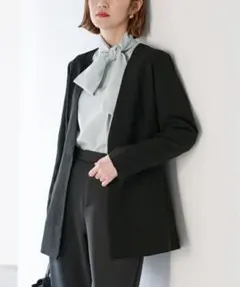 現行モデル 新品タグ付き ユアーズ ベーシックノーカラーVネックジャケット【M】