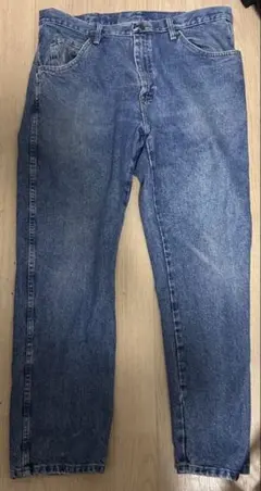 ライトブルーストレートデニムパンツ