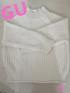 GU　アイボリー タートルネックニット 長袖
