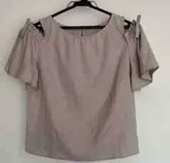 MAJESTIC LEGON 薄いベージュ　オフショルダー 半袖シャツ