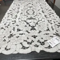 近沢レース店 テーブルセンター 花柄レースのサムネイル
