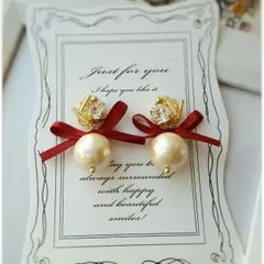 スワロフスキービジューとコットンパールのイヤリング