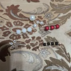 ビーズとクリスタルのブローチセット