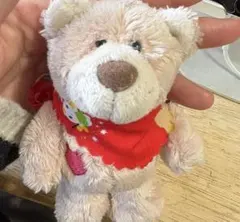 ベージュのクマのぬいぐるみ