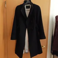 黒いチェスターコート ボタン付き