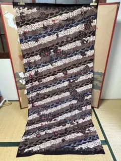 バティク　マドゥラ島　手描き　ろうけつ染め　ジャワ更紗　インドネシア　生地　C 2026年最新】#インドネシアバティクの人気アイテム - メルカリ