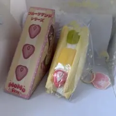 momoスクイーズ フルーツサンド いちご シークレット - メルカリ