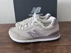 New Balance スニーカーのサムネイル