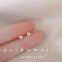 【極小】ハート ピアス ミニ ゴールド シンプル 韓国 オフィス 仕事 重ね付け