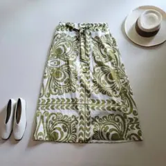 最終お値下げ 極美品 ZARA ザラ プリント ケープスカート　リゾート 総柄のサムネイル