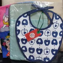 あおもりの手作り りんごのスタイ　りんご柄スタイ