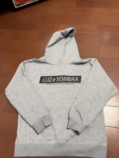 Luz e Sombra グレー フード付きスウェット 140