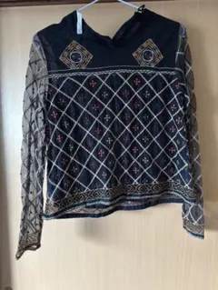 ZARA　刺繍入り長袖トップス 黒