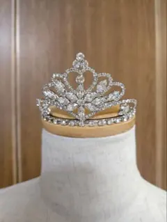 新品未使用☆クリスタル装飾 ティアラ 王冠型