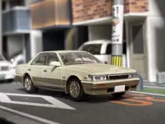 トミカリミテッドヴィンテージneo日産ローレルのサムネイル