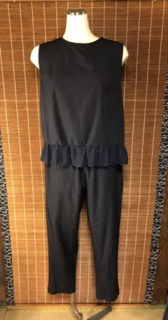 美品 tocco closet トッコクローゼット オールインワンスーツ 濃紺のサムネイル