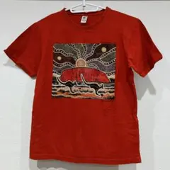 N2−7◯ オーストラリア ウルル アボリジニ アートプリント 赤 Tシャツ