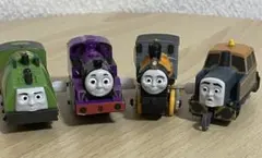 カプセルプラレール　機関庫トーマス　レア車両4点セット
