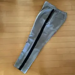 グレー サイドストライプ パンツ　レディース