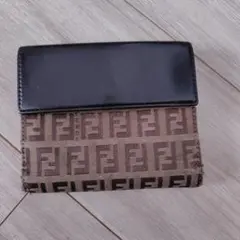 FENDI 二つ折り財布 ズッカ柄