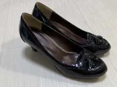 黒 エナメル パンプス リボン付き