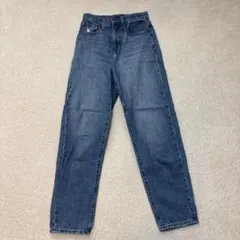 ユニクロ ダークブルー ストレートジーンズ