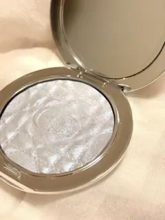 Dior スキンフォーエバー グロウ ルミナイザー 05