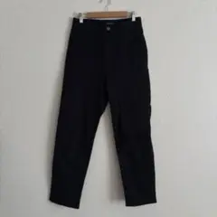 ブラックパンツ