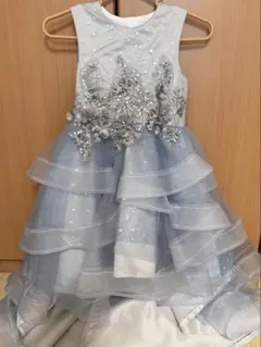 ライトブルーフリルドレス