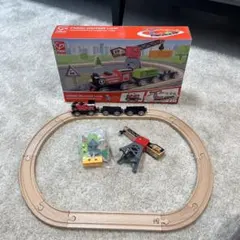 Hape Cargo Delivery Loop 木製レールセットのサムネイル