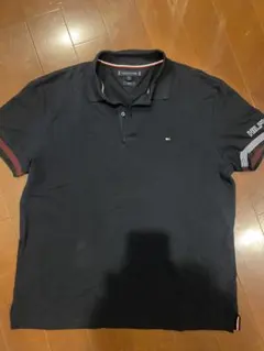 Tommy Hilfiger紺色ポロシャツ