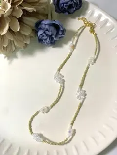 ハンドメイド　ビーズ　ネックレス　ゴールド