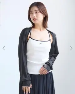 【新品未使用】チュチュアンナ　UVカットパーカー　ボレロ（M黒）のサムネイル