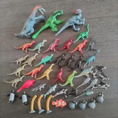 恐竜、海の生き物フィギュアセット 約45体