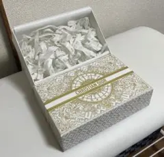 Dior ホリデーギフトボックス 【空箱/緩衝材.包み紙付き】