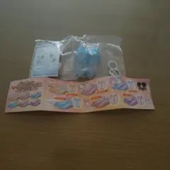 サンリオ　カプセルトイ　キッズサンダル　シナモン