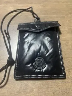 【本日まで出品】MONCLER スマホショルダーバッグ ネックポーチ ブラック 2026年最新】MONCLER カラー：ブラック系 メンズ スマホショルダー