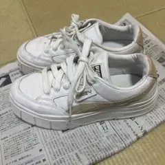 プーマ　PUMA スニーカー　ライン　ベージュ　厚底　24.5